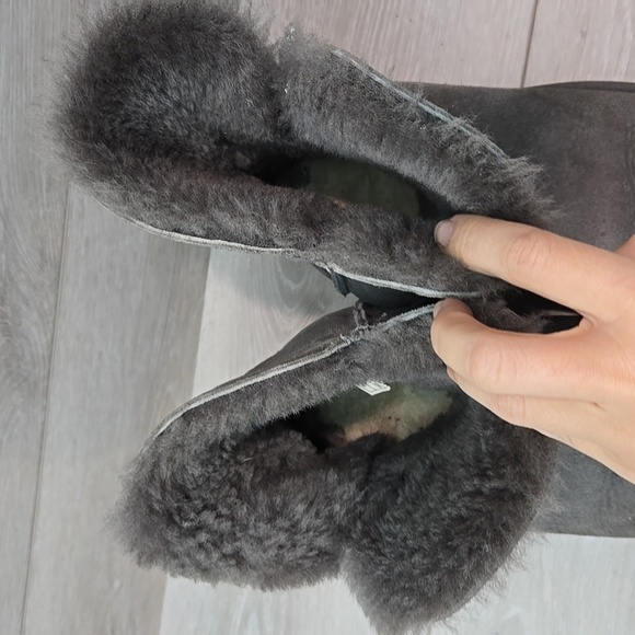 Ugg Australia Women 5803 Leather Sheepskin Bailey button II boots shoes sz 6 - Picture 6 of 15